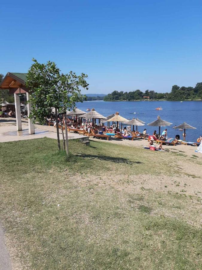 Apartmani K&V Veliko Gradište Kültér fotó