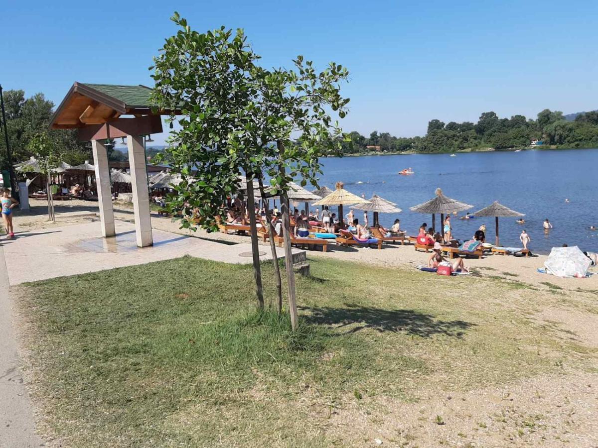 Apartmani K&V Veliko Gradište Kültér fotó